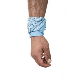Hanky Sky bandana celeste sucking
